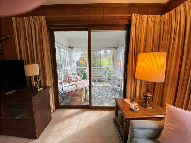 147 Warren Rd, Franklin, PA 16323