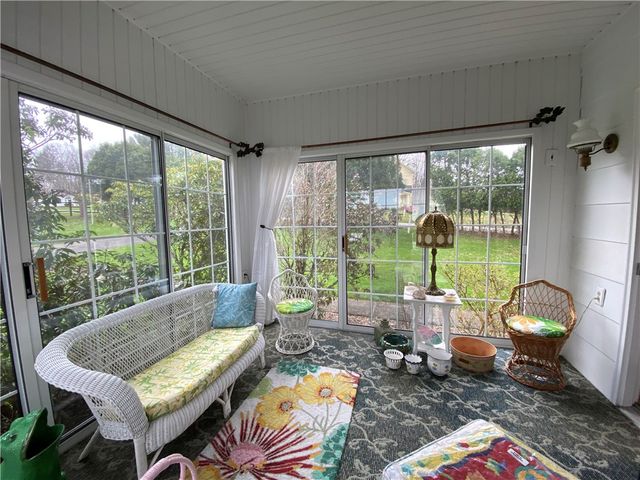 147 Warren Rd, Franklin, PA 16323