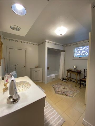 147 Warren Rd, Franklin, PA 16323