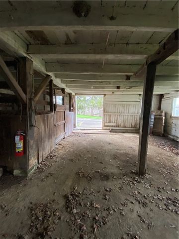 147 Warren Rd, Franklin, PA 16323