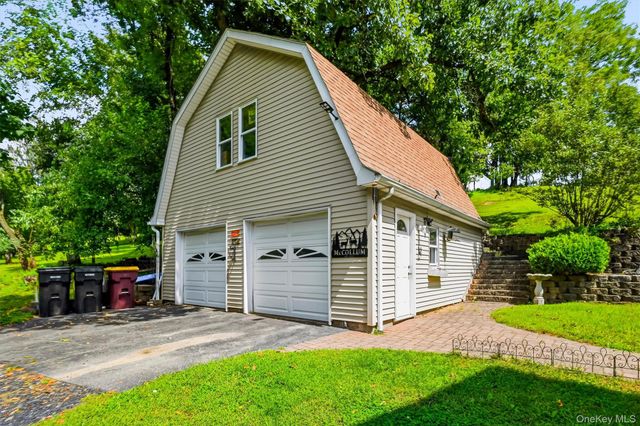 328 Big Island Road, Florida, NY 10921