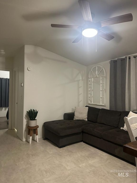 1171 N Sable Ln, Boise, ID 83704 photo 2