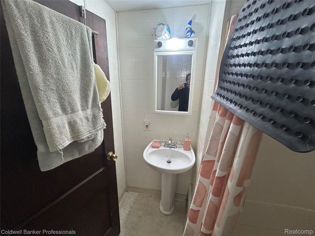 638 E Pasadena Avenue, Flint, MI 48505