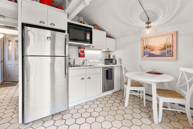 251 Shore Drive UNIT B1, Mashpee, MA 02649