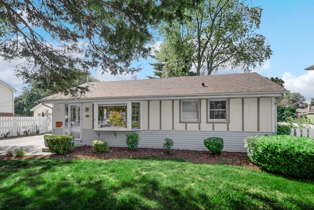 5613 W 84th Place, Burbank, IL 60459
