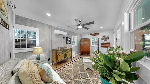 4020 QUEEN STREET N, St Petersburg, FL 33714