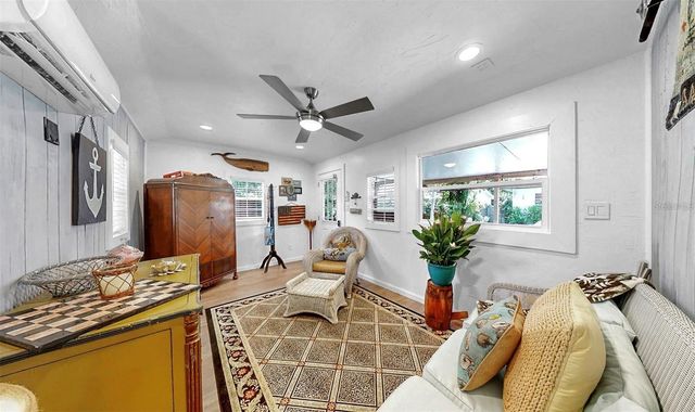 4020 QUEEN STREET N, St Petersburg, FL 33714