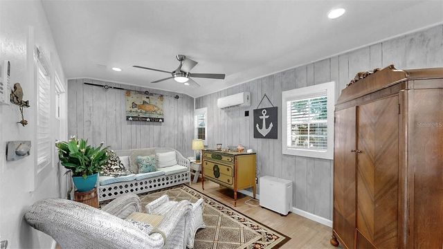 4020 QUEEN STREET N, St Petersburg, FL 33714