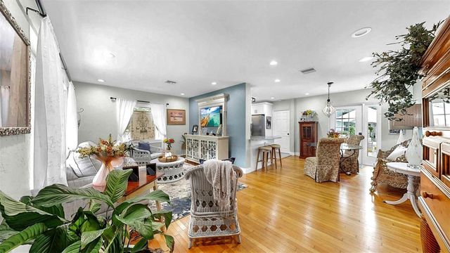 4020 QUEEN STREET N, St Petersburg, FL 33714