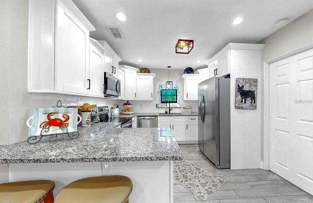 4020 QUEEN STREET N, St Petersburg, FL 33714