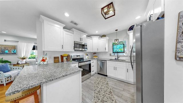 4020 QUEEN STREET N, St Petersburg, FL 33714