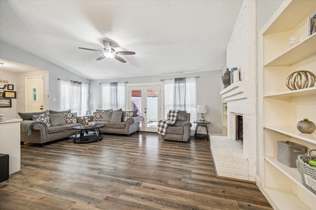 11835 Sandpiper Drive, Houston, TX 77035