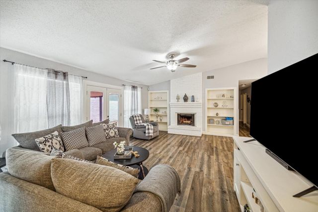 11835 Sandpiper Drive, Houston, TX 77035