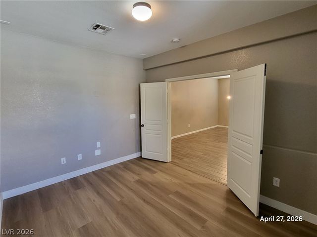 217 Junction Peak Avenue, North Las Vegas, NV 89031