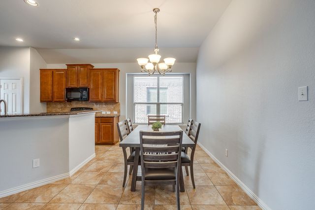 5717 Sapphire Pool Trail, Fort Worth, TX 76244