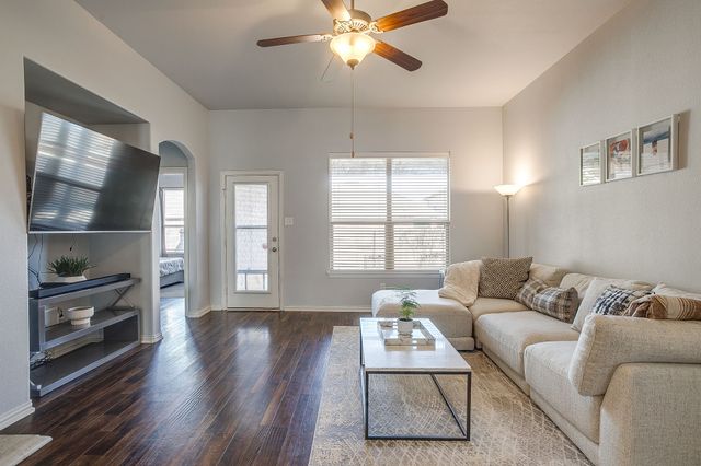 5717 Sapphire Pool Trail, Fort Worth, TX 76244