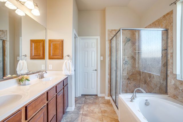 5717 Sapphire Pool Trail, Fort Worth, TX 76244