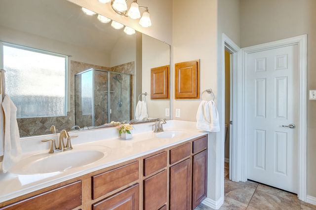 5717 Sapphire Pool Trail, Fort Worth, TX 76244