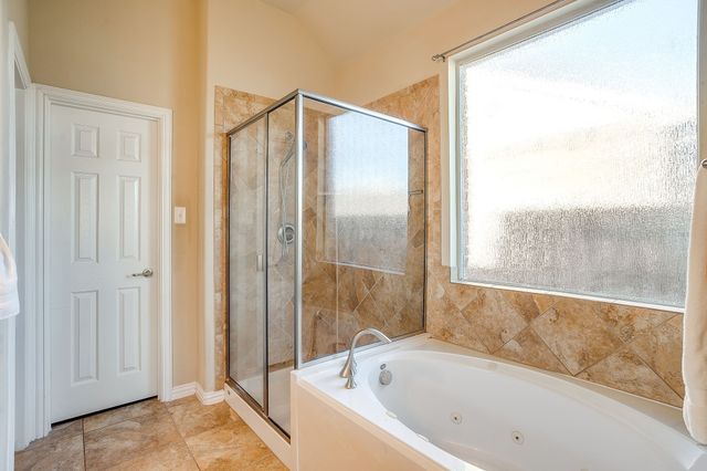 5717 Sapphire Pool Trail, Fort Worth, TX 76244