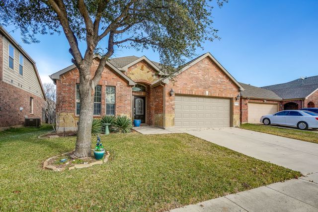 5717 Sapphire Pool Trail, Fort Worth, TX 76244