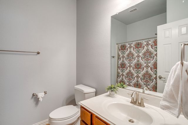 5717 Sapphire Pool Trail, Fort Worth, TX 76244