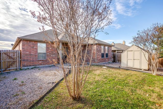 5717 Sapphire Pool Trail, Fort Worth, TX 76244