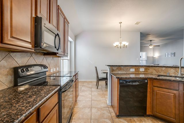 5717 Sapphire Pool Trail, Fort Worth, TX 76244