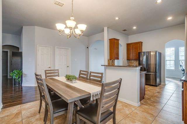 5717 Sapphire Pool Trail, Fort Worth, TX 76244