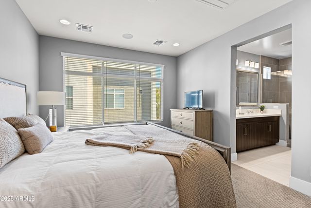 1717 E MORTEN Avenue 62, Phoenix, AZ 85020