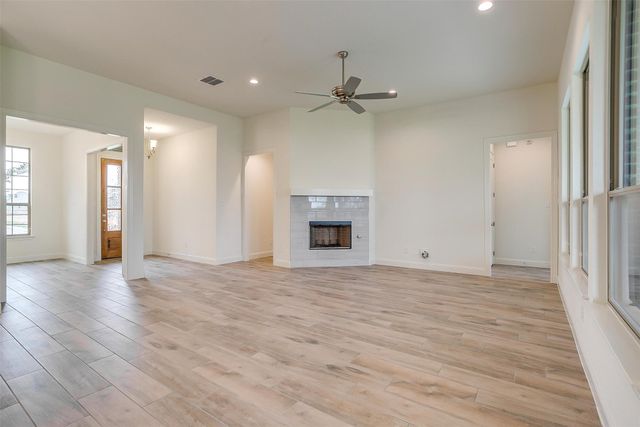 2515 Dartford Drive, Crowley, TX 76036