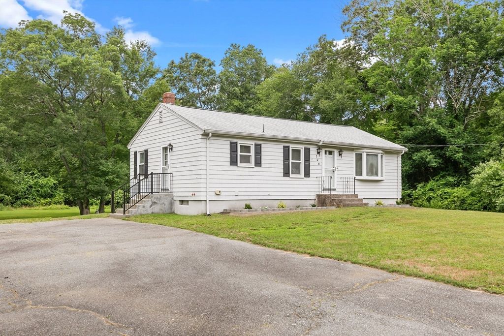 196 Moulton St, Rehoboth, MA 02769