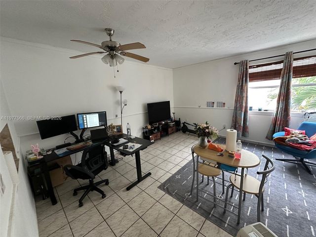 5501 NW 7th St E305, Miami, FL 33126