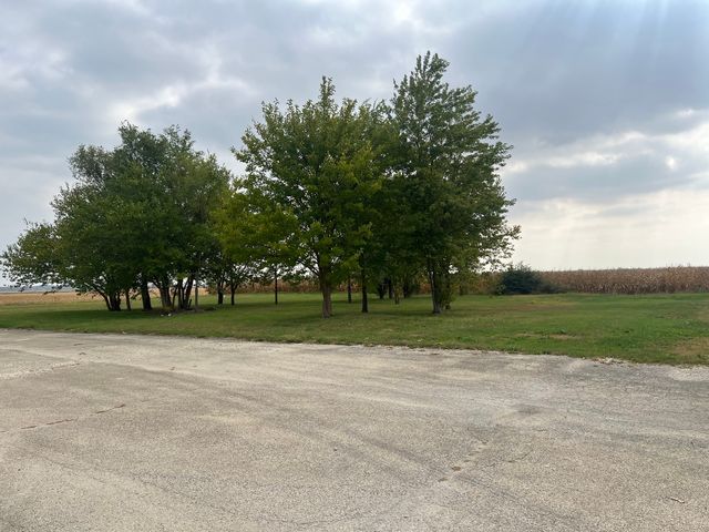 2864 W State Route 17, Kankakee, IL 60901