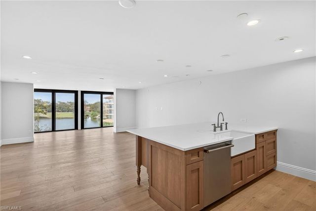 6040 Pelican Bay BLVD 303D, Naples, FL 34108