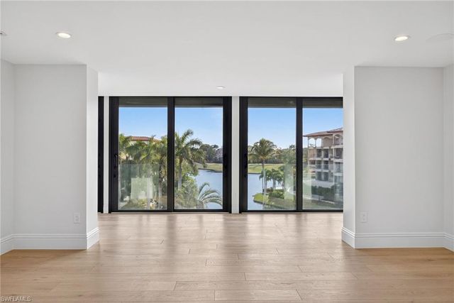 6040 Pelican Bay BLVD 303D, Naples, FL 34108