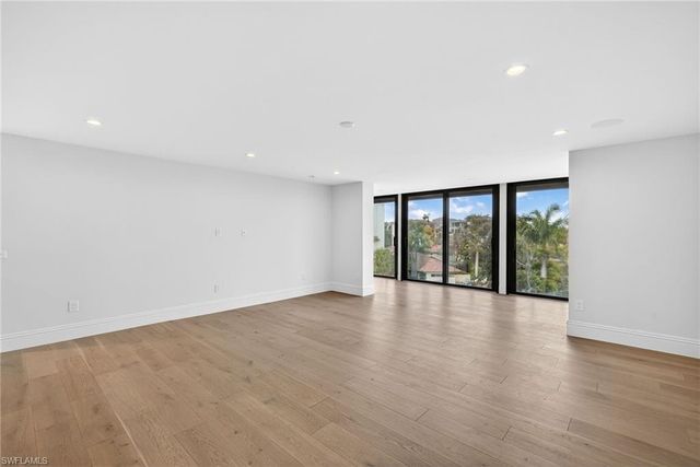 6040 Pelican Bay BLVD 303D, Naples, FL 34108