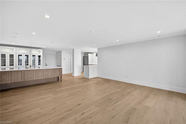 6040 Pelican Bay BLVD 303D, Naples, FL 34108