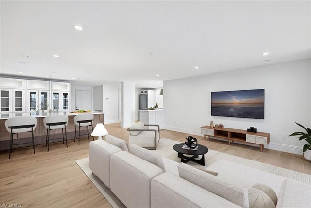 6040 Pelican Bay BLVD 303D, Naples, FL 34108