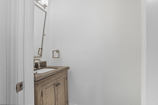 7179 Fernridge Drive, New Albany, OH 43054