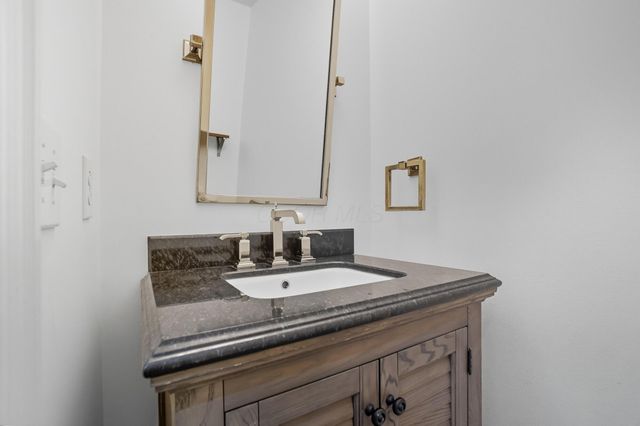 7179 Fernridge Drive, New Albany, OH 43054