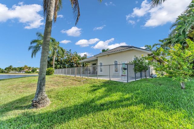 21409 Crestfalls Court, Boca Raton, FL 33428