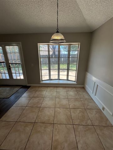 1007 Almond Court, Mansfield, TX 76063