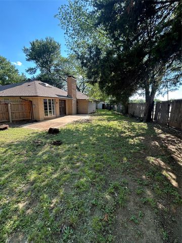 1007 Almond Court, Mansfield, TX 76063