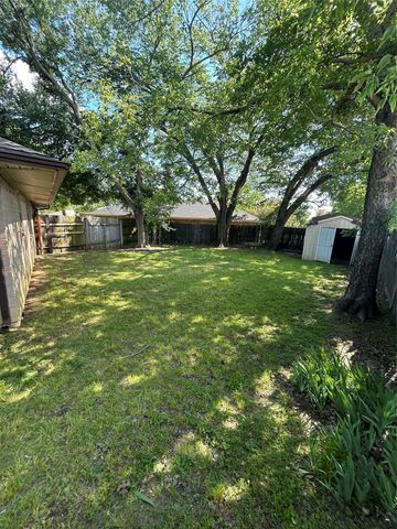 1007 Almond Court, Mansfield, TX 76063