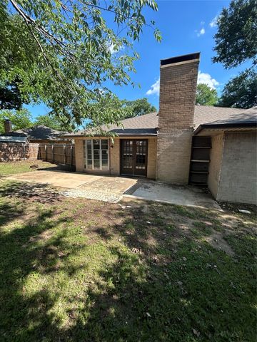 1007 Almond Court, Mansfield, TX 76063