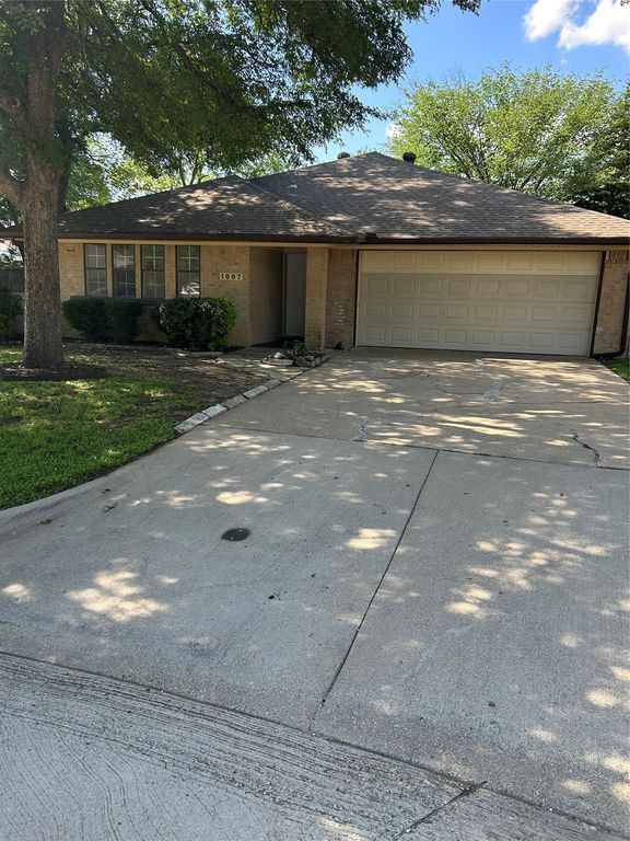 1007 Almond Court, Mansfield, TX 76063