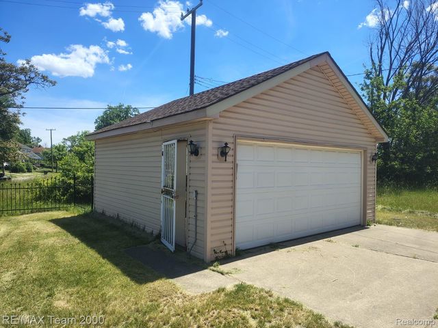 19452 Troy Place, Detroit, MI 48203