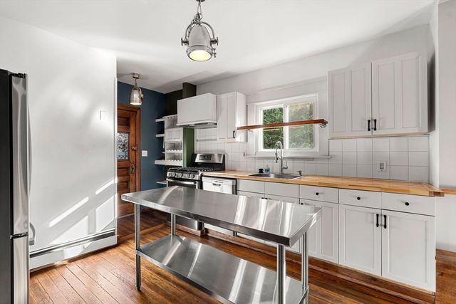 23 Brayton Rd 23, Boston, MA 02135