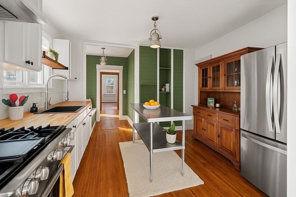 23 Brayton Rd 23, Boston, MA 02135