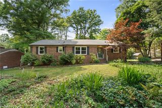 406 S Cliffdale Drive, Winston-salem, NC 27104